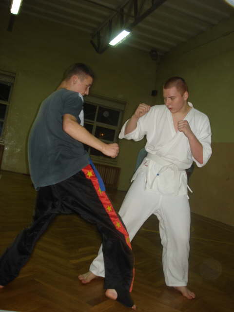 Trening grupy mlodziezowej Full Contact (2)
